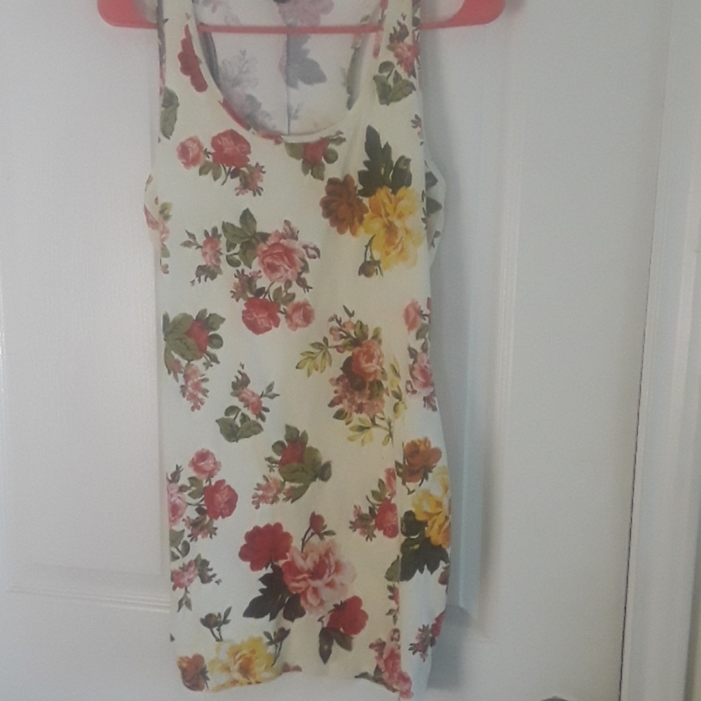 Sleeveless floral dress